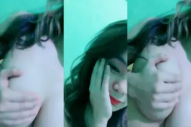 Dedek Theresya Full Face Pamer Toket